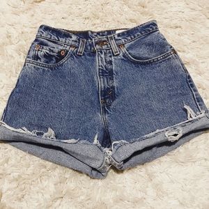 Vintage Levi’s Cutoff Shorts - Highwaisted